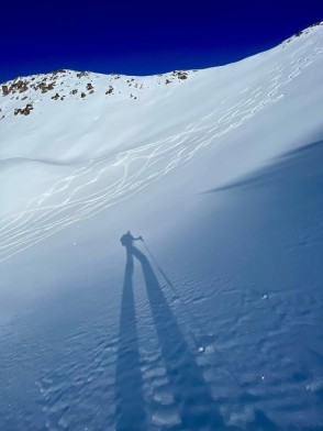 Five days. Endless powder turns. It’s been a busy week.✨⛷️
Erewhon Hut delivered the goods — from mellow laps to big lines, we scored it all. The snow was light, the weather was on point, and the stoke levels were sky high. 🏔️❄️
Nothing but happy faces, tired legs, and memories to last until the next mission. This is what ski touring dreams are made of! 💙
#ErewhonHut #SkiTouringNZ #PowderDays #FirstTracks #EarnYourTurns #SkiUphill #SouthernAlps #SkiAdventure #BackcountryBliss #SkiTouring #SplitBoarding #BackcountrySkiing #AlpineRecreation #NZMGA #WeAreIFMGA #GuidesLife
@erewhon_hut @nzmga New Zealand Winter Mountain Adventures - Potts Range Ski & Split-board Tours - #353