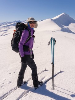 Looking back at August…
Fun adventures touring on Nordic skis out of Rex Simpson Hut in the Two Thumb Range 🎿✨
From gliding across snowy basins to climbing towards Stag Saddle, the days were full of exploring and chasing big Mackenzie views.
Evenings at the hut brought plenty of laughs and stories. Guide Simon even whipped up some backcountry Eggs Benedict — now that’s a brunch to fuel adventures 🥚🍳👌
📸 A. McIntosh
#NordicSkiing #CrossCountrySkiing #TwoThumbRange #RexSimpsonHut #StagSaddle #LakeTekapo #BigSkyCountry #TekapoAdventures #MackenzieNZ #WinterAdventures #SkiTouringNZ #AlpineRecreation Two Thumb Range Adventures - Rex Simpson Hut - #366