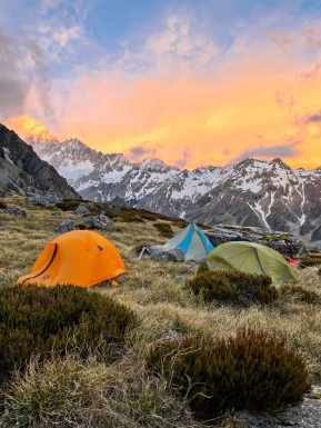 Perched high above the Hooker Valley near the Main Divide of the Southern Alps, watching the last light fire up Aoraki and fade toward Pukaki.
The wind never let up, but the stars didn’t disappoint — Southern Cross blazed over our tents, and the Milky Way was out in full force ⛺️✨
A wild, windy, unforgettable night out high in the mountains.
📸 @elke_mountain_guide @biaboucinhas
#Aoraki #MountCook #HookerValley #LakePukaki #SouthernCross #NZMountains #CoplandPass #FitzgeraldPass #RealBackcountry #SouthernAlps #Mountaineering #NightPhotography #DarkSky #Starlight #Sunset #Mountaineering #NZMGA #GuidesLife Aoraki Mt. Cook Adventures - Copland Pass Crossing - #394