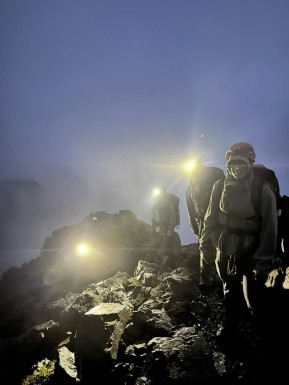 Alpine start for a crossing of Ball Pass… you don’t know what you’re missing when you sleep in!
🔗 https://alpinerecreation.com/new-zealand-alpine-hikes-trekking-and-snowshoeing/trans-alpine-crossings-and-traverses/ball-pass-crossing
#ballpass #alpinetrek #transalpine #mountainjourney #alpinecrossing - Trans-Alpine Crossings & Traverses - #429