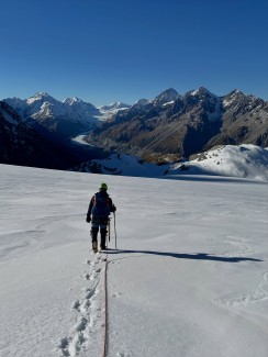 Above the inversion cloud and into the sunshine ☀️🏔️
Last week’s Winter Mountaineering Course delivered incredible conditions in Aoraki / Mount Cook National Park. With the airport socked in under cloud for several days, it felt like we had the whole National Park to ourselves.
Highlights included cramponing across a surprisingly well-covered (for May!) Ball Glacier in firm conditions, practicing avalanche rescue skills with the intuitive new Ortovox Diract Voice beacon (thanks @mountainadventurenz), and route-finding down Ball Ridge with stunning views out to Aoraki.
Over the course, participants developed essential winter mountaineering skills including:
• crampon and ice axe techniques
• glacier travel
• avalanche awareness and rescue
• ropework and belaying
• snow anchors
• route-finding and mountain decision-making
A fantastic week in the mountains with an enthusiastic crew and exceptional early winter conditions. ❄️⛏️
📸 @elke_mountain_guide
🔗 https://alpinerecreation.com/new-zealand-alpine-instruction-courses/mountaineering-and-climbing-instruction-courses/winter-mountaineering-course
#WinterMountaineering #AorakiMountCook #MountaineeringCourse #NZMountains #CarolineHut Alpine Recreation - Above the inversion cloud and into the sunshine ☀️🏔️ Last week’s Winter Mountaineering Course delivered incredible conditions in Aoraki / Mount Cook National Park. 2