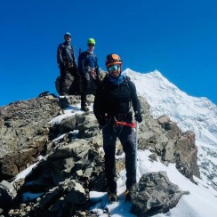 Fresh snow, full packs, and a proper alpine welcome at Caroline Hut ❄️⛏️
Our New Year’s mountaineering course kicked off in true mid-winter style — we had to dig out the hut door on arrival! A week immersed in mountaineering skills, glacier travel, snow and ice techniques, and real-world decision making in the Aoraki / Mount Cook alpine environment.
New Year’s Eve was celebrated the right way: nacho dinner, good company, and fresh snow outside the door 🌌🏔️
📸 P. Stevens
📍 Caroline Hut
🧗♂️ Intensive Mountaineering Skills Course
🔗 https://alpinerecreation.com/new-zealand-alpine-climbing-mountaineering-instruction-and-guided-ascents/mountaineering-skills-and-alpine-climbing-courses/intensive-mountaineering-skills-course
#mountaineeringcourse #carolinehut #aorakimountcook #nzmountains #mountaineering - Alpine Recreation - #411