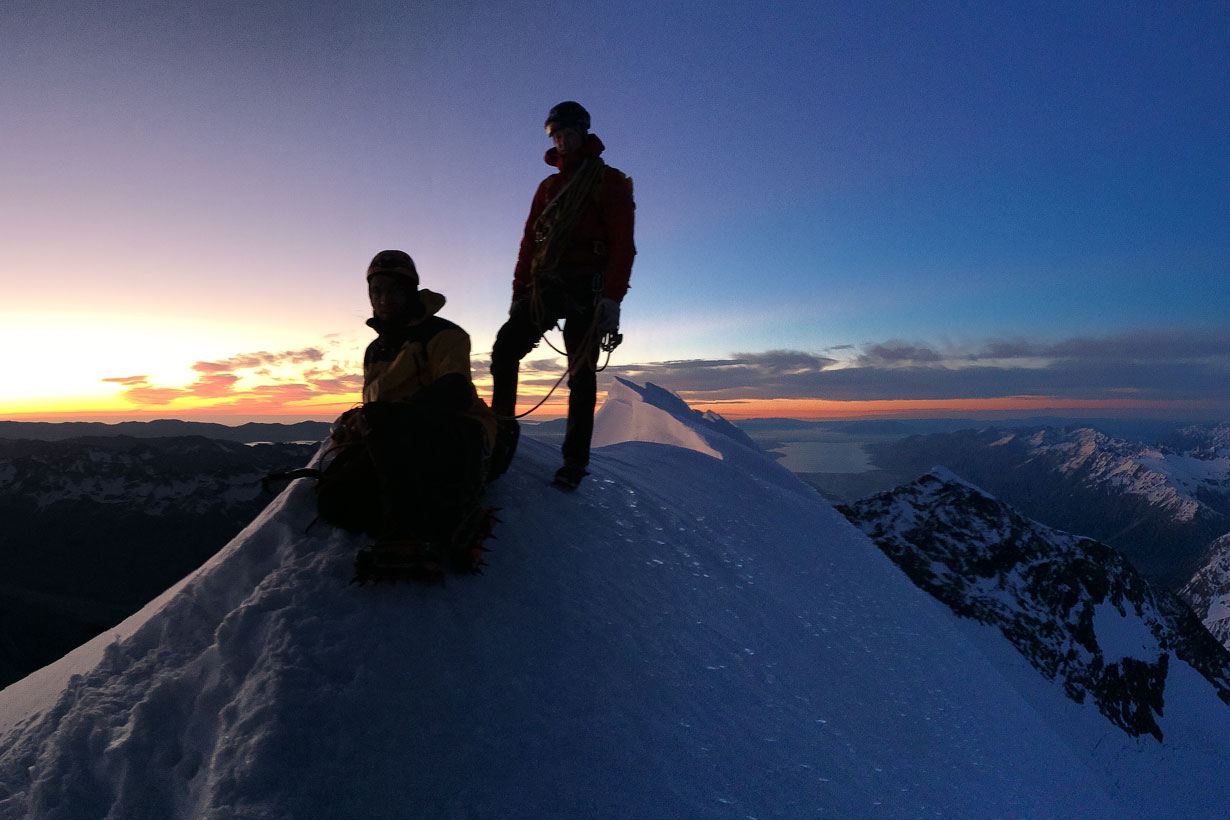 Aoraki / Mt. Cook ascent - first light on the summit