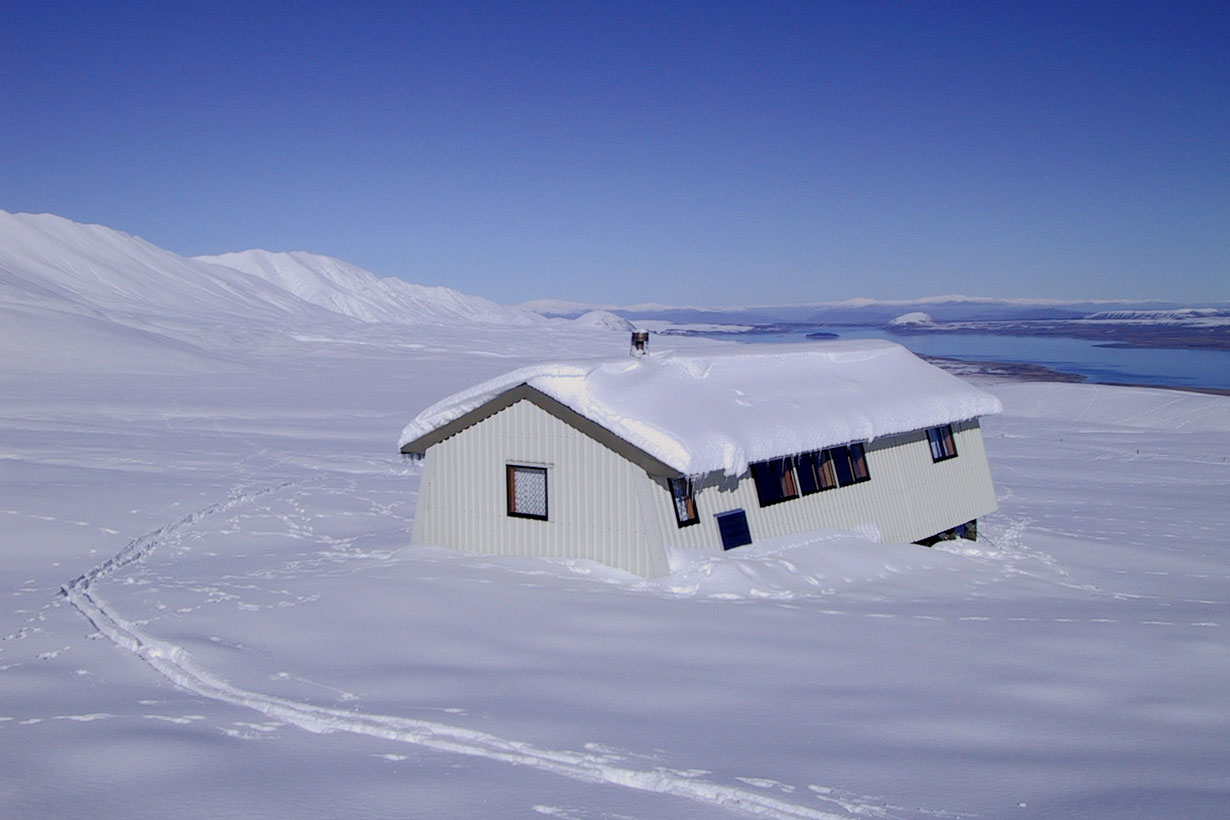 Rex Simpson Hut is the ideal venue for ski touring and snowshoeing